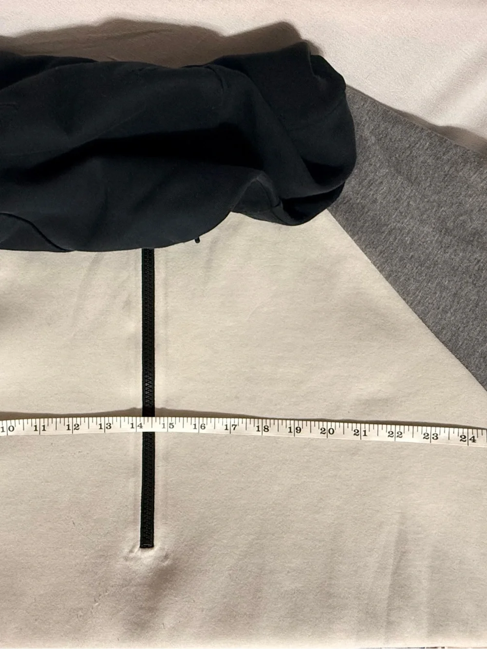Nike Men’s XL Colorblock Half Zip Hooded Pullover Gray White Black